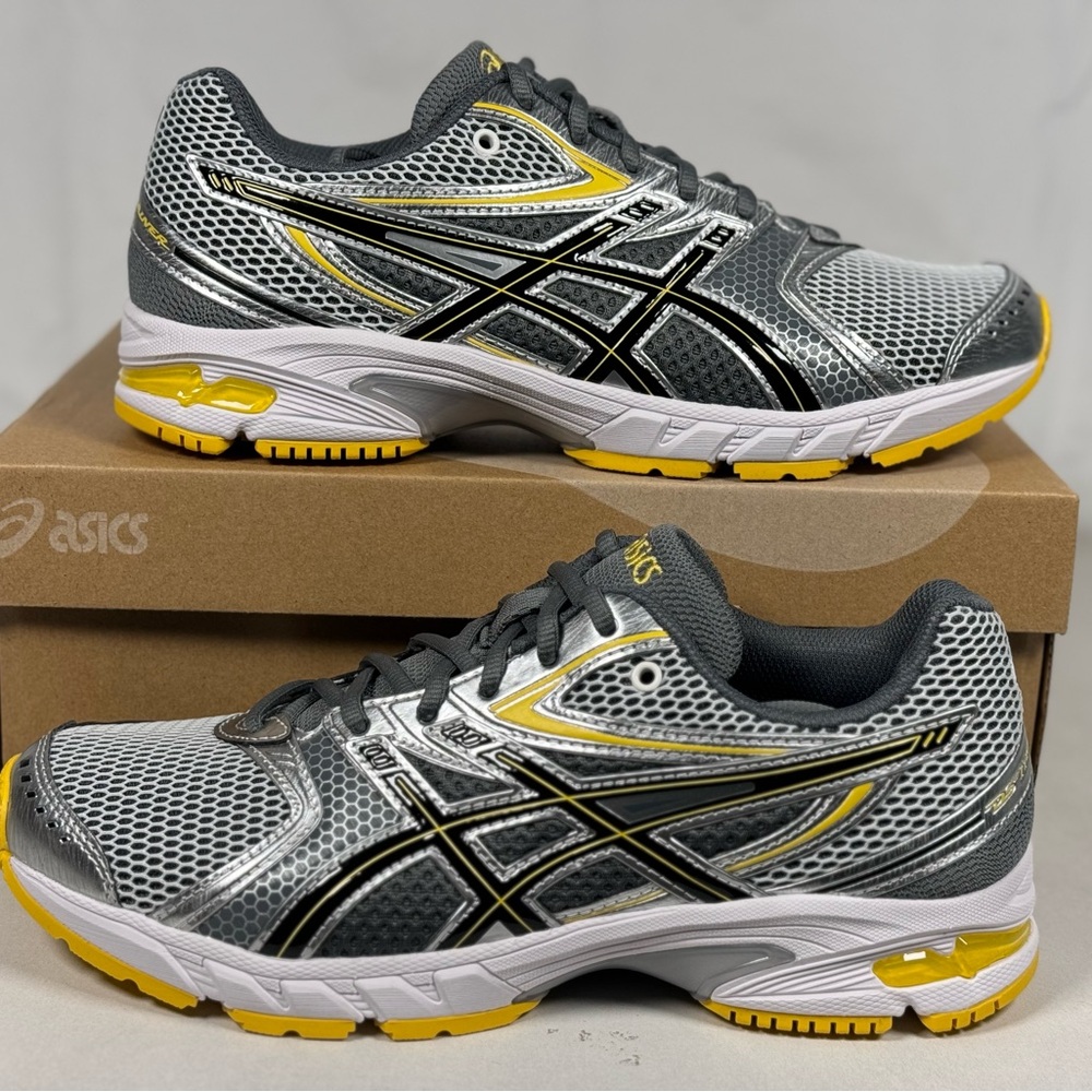 ASICS GEL-DS TRAINER 14. SIZE 8